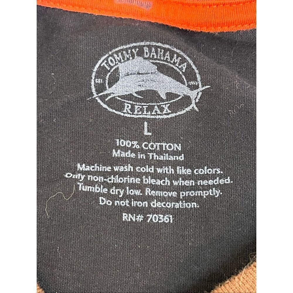 Tommy Bahama Relax black tshirt large the good the bad the thirsty parrots - Picture 4 of 4